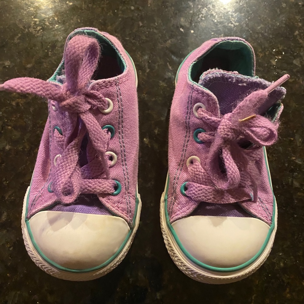 ALL FORCE CONVERSES SIZE 7